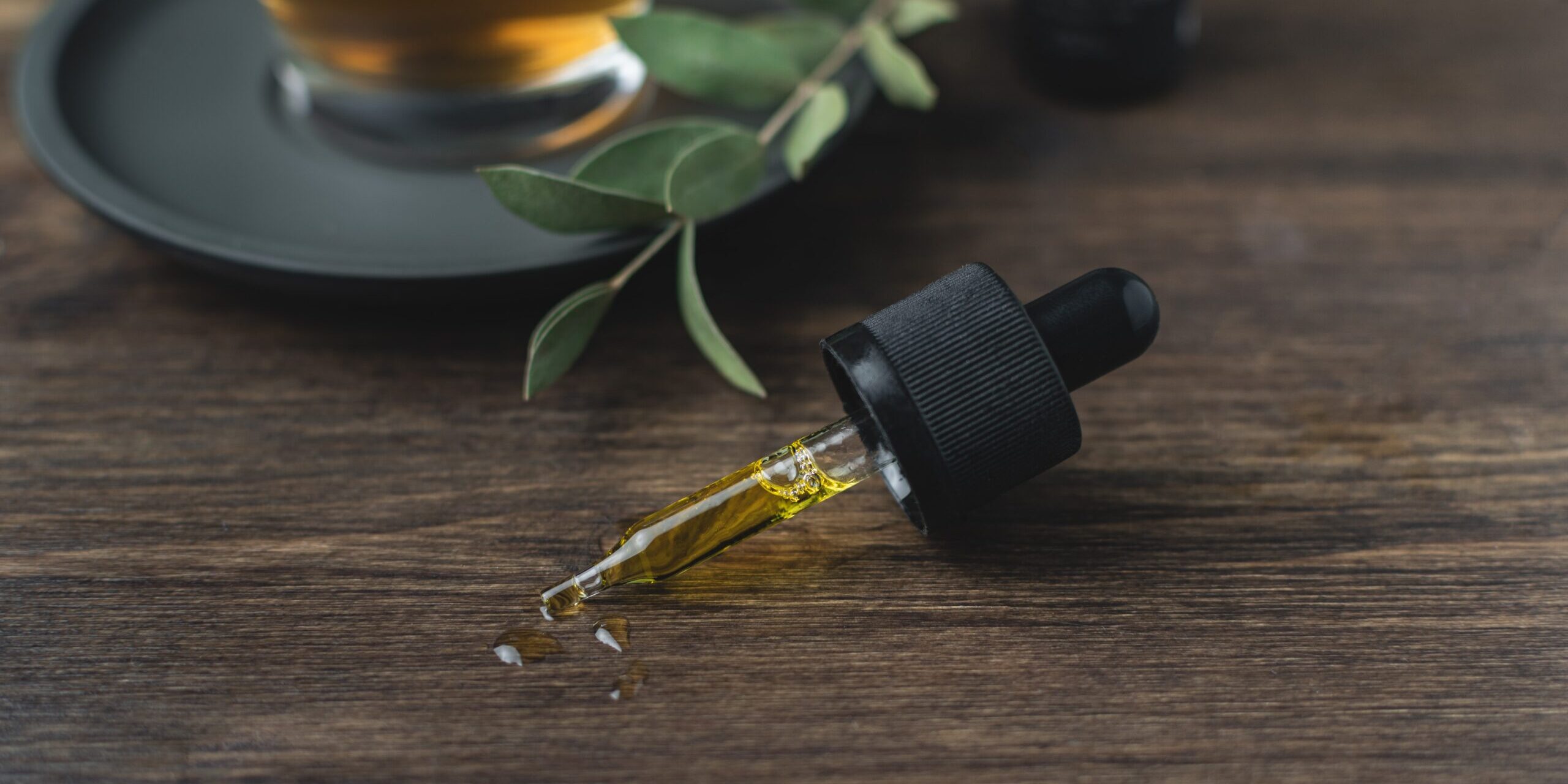 Cannabis-oil dropper